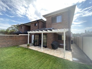 View profile: Fabulous duplex in the heart of Wentworthville and boasts location, security and convenience!