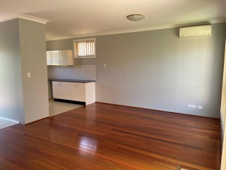 View profile: Out-standing Location!! Freshly Painted and Renovated!