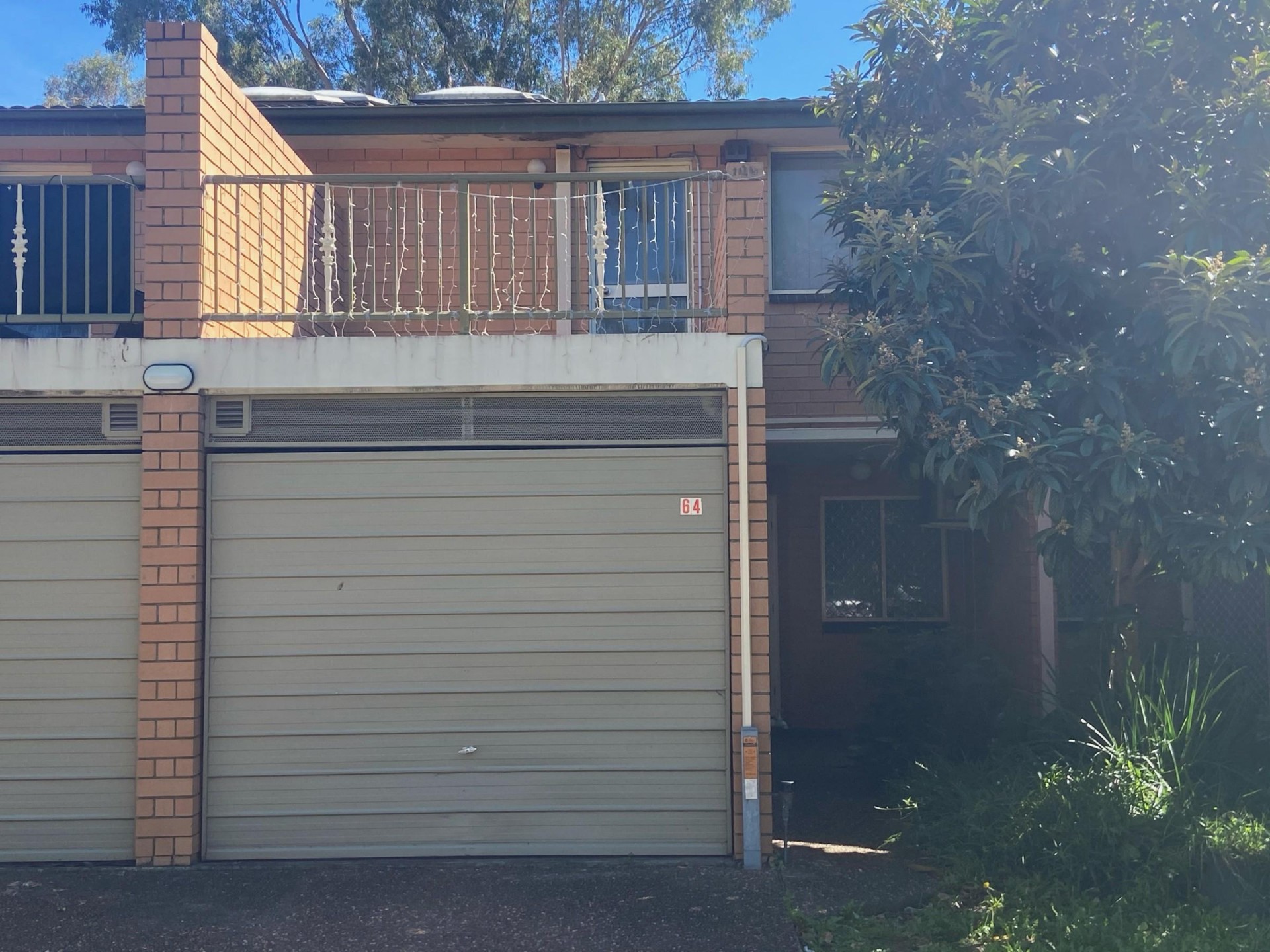 Catchment for sought after schools! Access to Pool and Tennis Courts! Gas Cooking!!