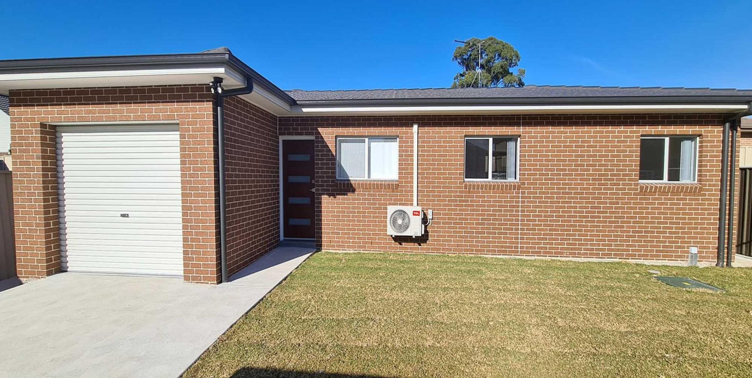 Brand New 3 Bedroom Villa Close to Station!