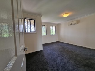 View profile: 3 Bedrooms, 2 Bathrooms Walk to Station