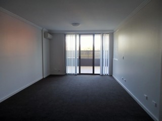 View profile: Superb Modern Unit with Courtyard & Air Conditioning