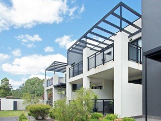 View profile: MODERN 2 BEDROOM UNIT WITH BACK YARD!