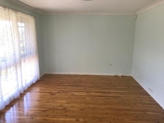 View profile: Lovely Three Bedroom Home!!