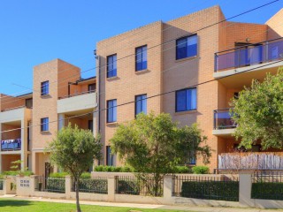 View profile: 2 Bedrooms! 2 Bathrooms! Walk to Station!