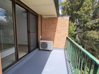 View profile: Just Like New inside with Air Conditioning!