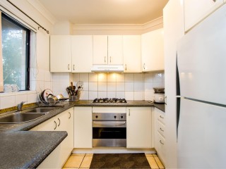 View profile: Two Minutes to Station-Gas cooking & New floorboards!