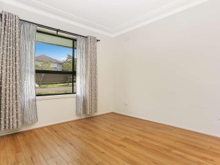 View profile: Outstanding Location- 5 Minutes to Station!