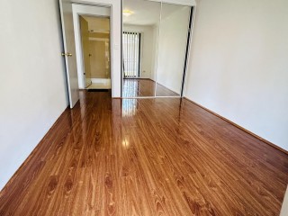 View profile: Ten Minutes Walk to Station!