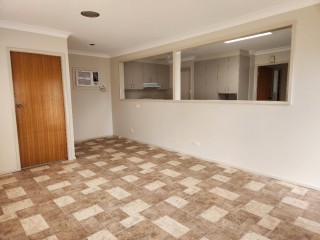 View profile: Spacious Family Home Close to Schools & Shopping Centre