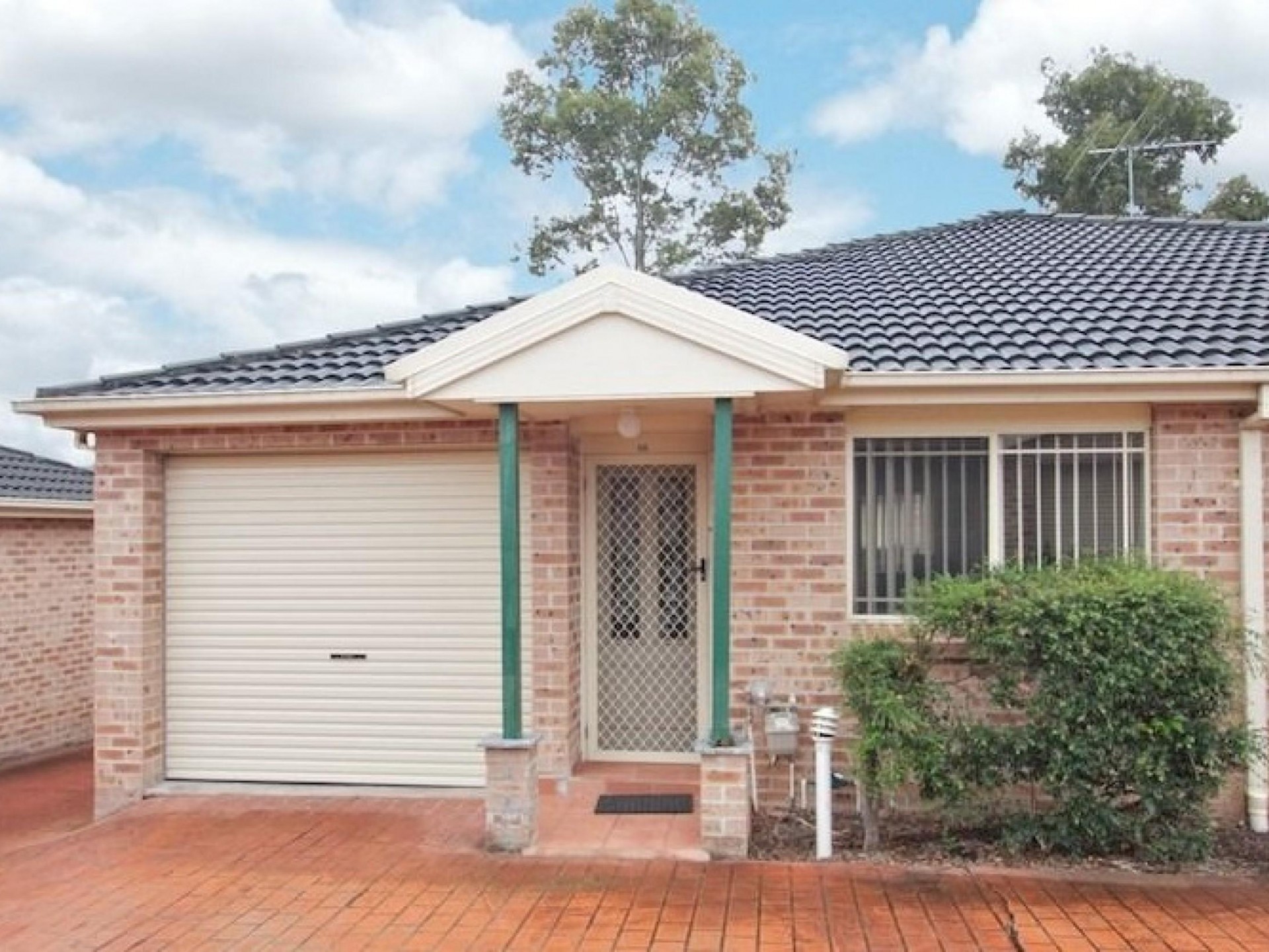 Very Spacious 3 Bedroom Villa !!