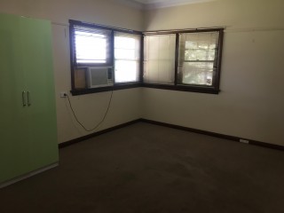 View profile: Self Contained Half House!