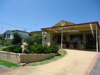 View profile: Resort Style Surroundings with Little Maintenance