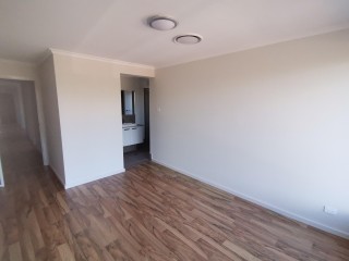 View profile: Massive BRAND NEW Duplex! 4 Bedrooms!
