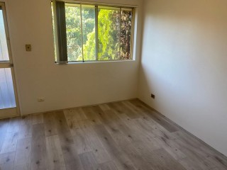View profile: 3 Bed, 3 Toilet, Air Con, Renovated Bathrooms & Laminate floors