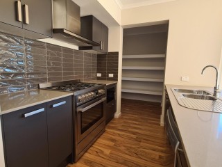 View profile: Massive BRAND NEW Duplex! 4 Bedrooms!