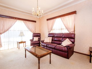 View profile: Outstanding Corner Block! 10 Minutes to Station & Shops!