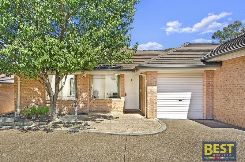 3 Bedrooms Only 700 Metres to Station!