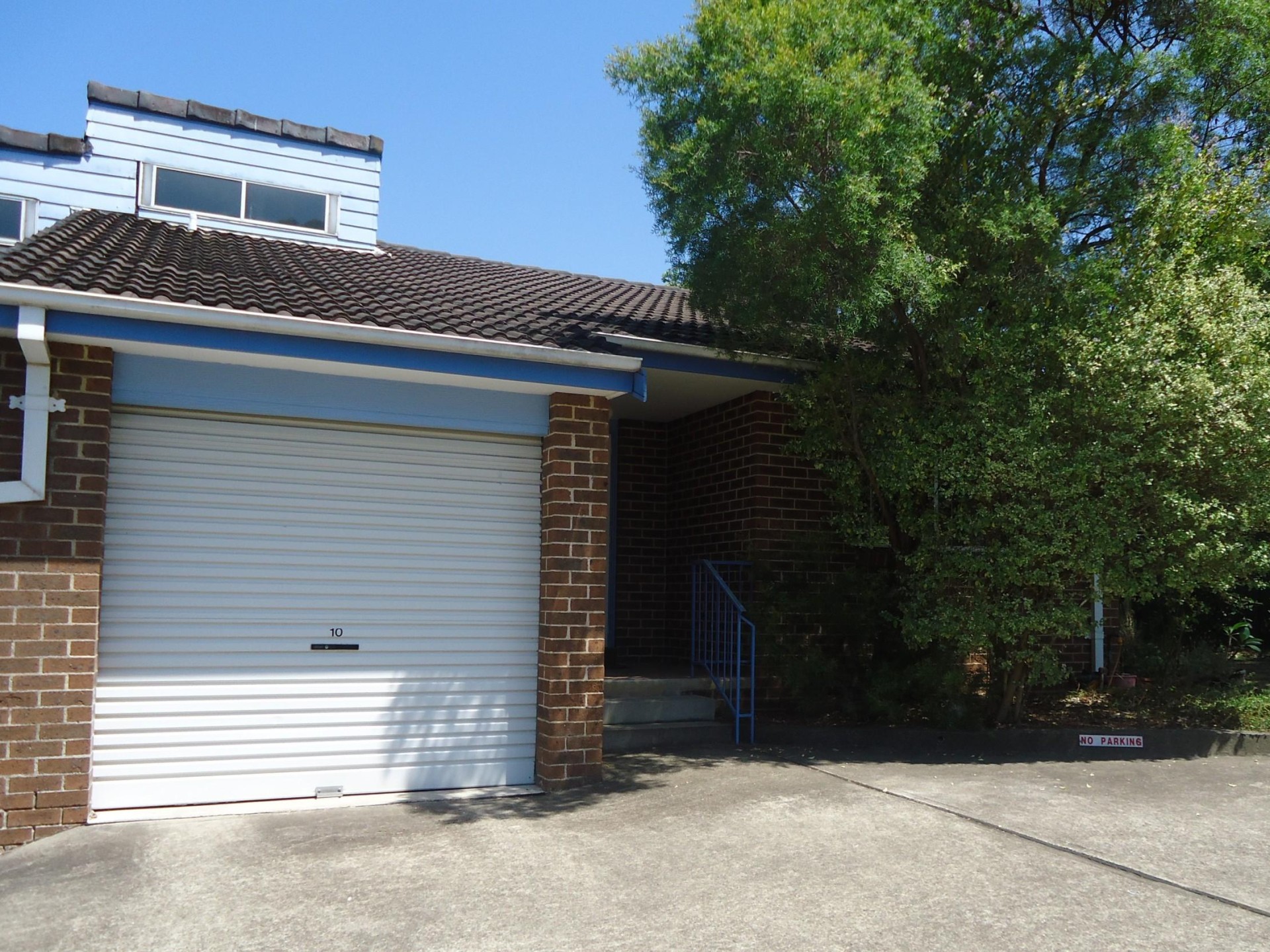 Air Conditioned! Massive Yard!