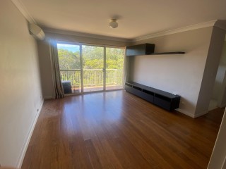 View profile: Two bedroom unit within outstanding location! Stroll to school, station & hospital!
