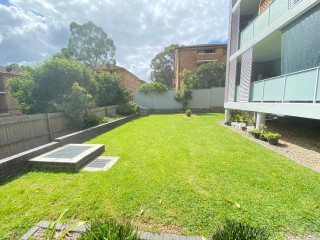 View profile: Luxurious Newly Built Unit! Outstanding Location