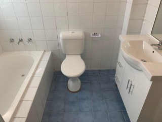 View profile: Freshly painted apartment!!! One Minute to Station!!