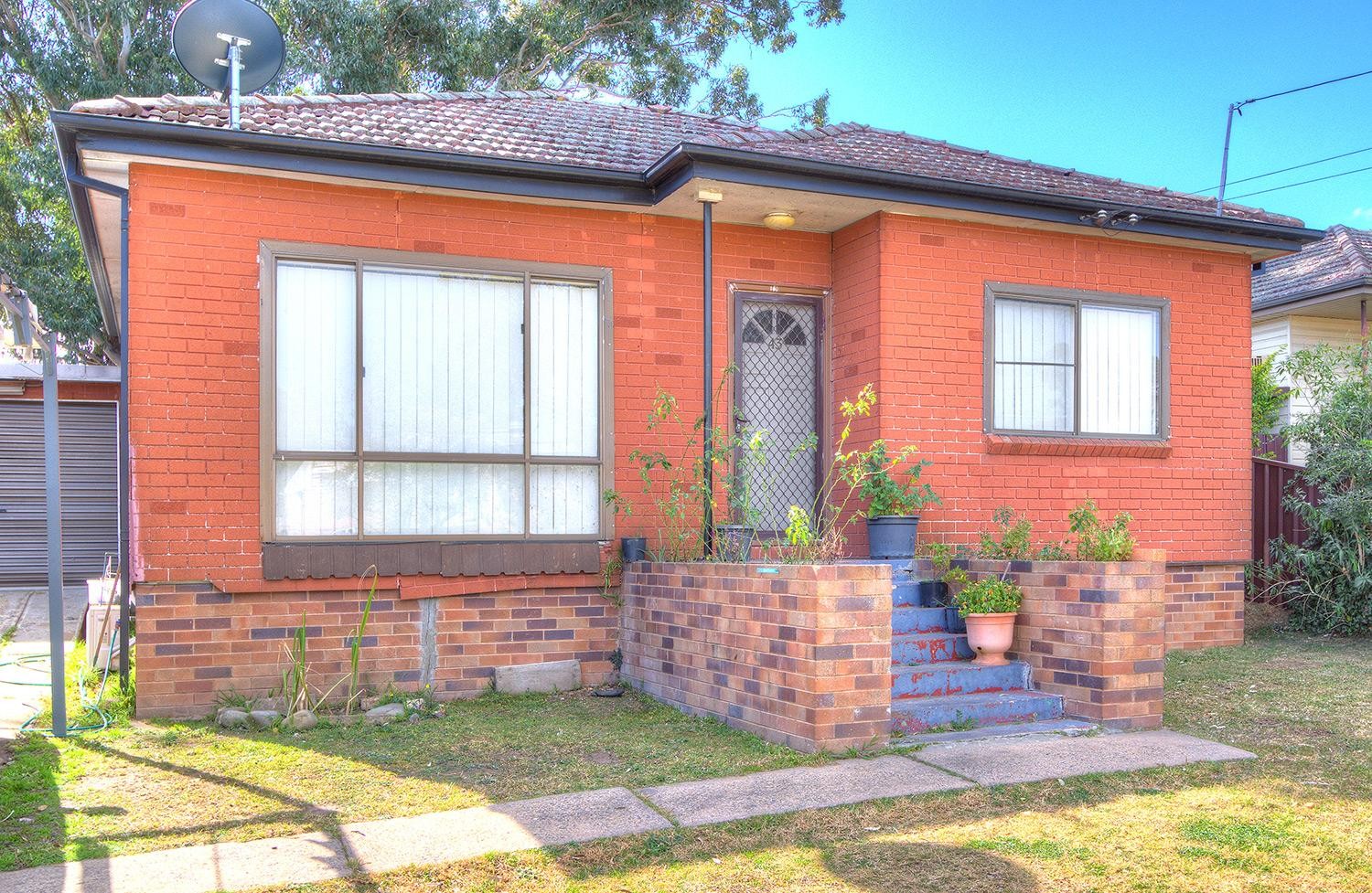Convenient Location! 3 Bedrooms! Air Conditioning!