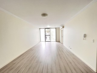 View profile: Bright and Convenient Unit, Close to All Amenities