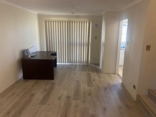 View profile: 3 Bed, 3 Toilet, Air Con, Renovated Bathrooms & Laminate floors