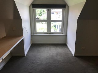View profile: Huge granny flat! Walk to station!