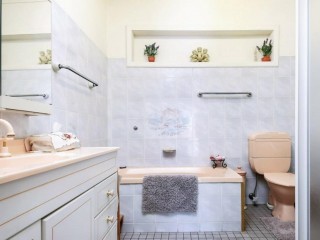 View profile: Four Bedrooms! Ten Minutes to Station!
