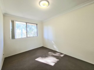 View profile: Walk to Station! Plus Pool & Tennis Court!