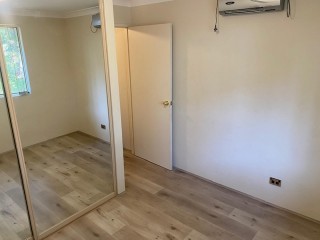 View profile: 3 Bed, 3 Toilet, Air Con, Renovated Bathrooms & Laminate floors