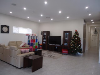 View profile: Jacuzzi, Ducted Air Conditioning & Woodfired Oven