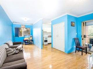 View profile: 5 Minutes to Station & Shopping Centre!