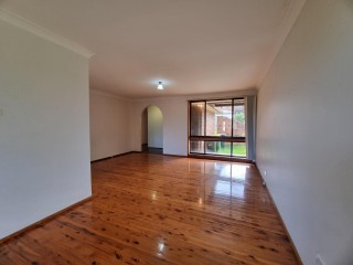 View profile: Walk to Station, Shops & Darcy Rd School!