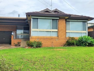 View profile: Spacious Family Home Close to Schools & Shopping Centre