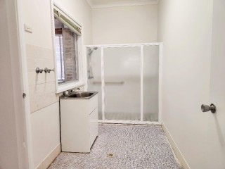 View profile: Huge 4 Bedroom Family Home- Walk to Westmead Station