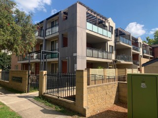 View profile: Two Bathrooms! 10 Minutes to Station!