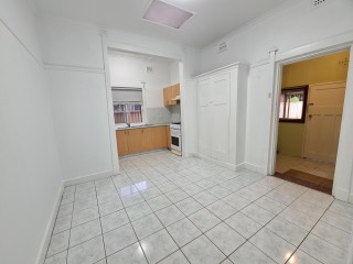 View profile: Large Four Bedroom Home & Walk to Station & Shopping Centre!