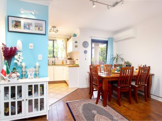 View profile: Huge Unit- Walk to Station!