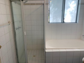 View profile: Freshly painted apartment!!! One Minute to Station!!