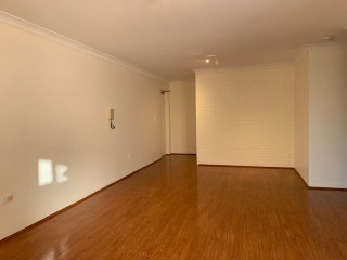 View profile: Minutes Walk to Station & Shopping Centre! Freshly Painted