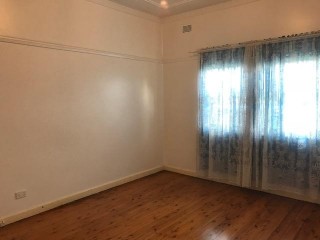 View profile: Cheap Rental- Large Backyard