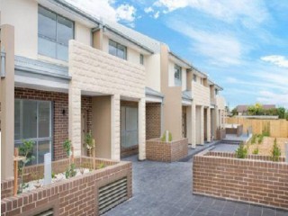 View profile: Impressive Townhouse with Minutes Walk to Station!