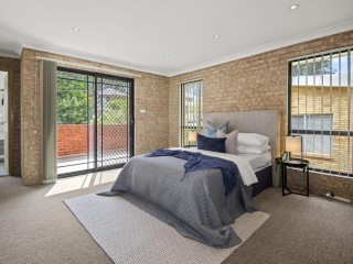 View profile: Large Full Brick 4 Bed Duplex- Walk to Station & Shops!
