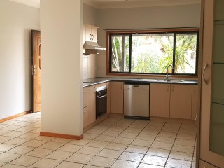 View profile: 3 bedroom modern family home located in a leafy suburb.  Water included in rent!