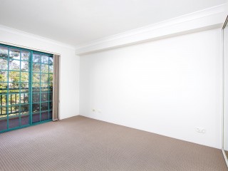 View profile: Outstanding Location - 2 Minutes Walk to Station