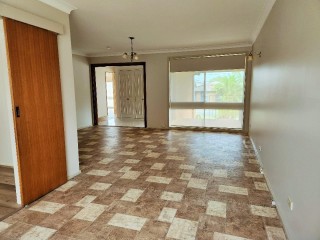 View profile: Spacious Family Home Close to Schools & Shopping Centre