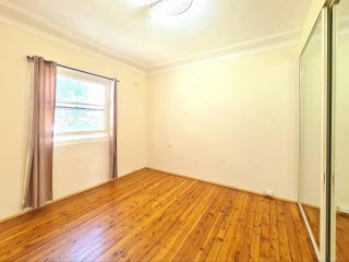 View profile: TIMBER FLOORS AND CENTRAL LOCATION